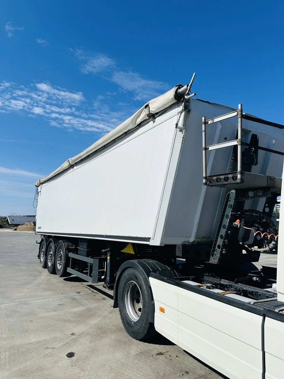 Полуремарке Schmitz Cargobull 52м3 Диск, снимка 2 - Ремаркета - 54352218