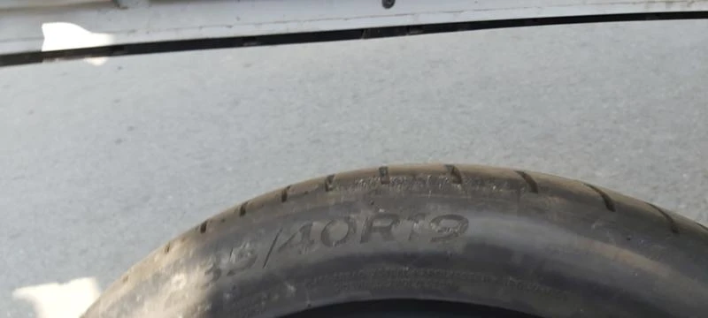 Гуми Летни 235/40R19, снимка 5 - Гуми и джанти - 33033986