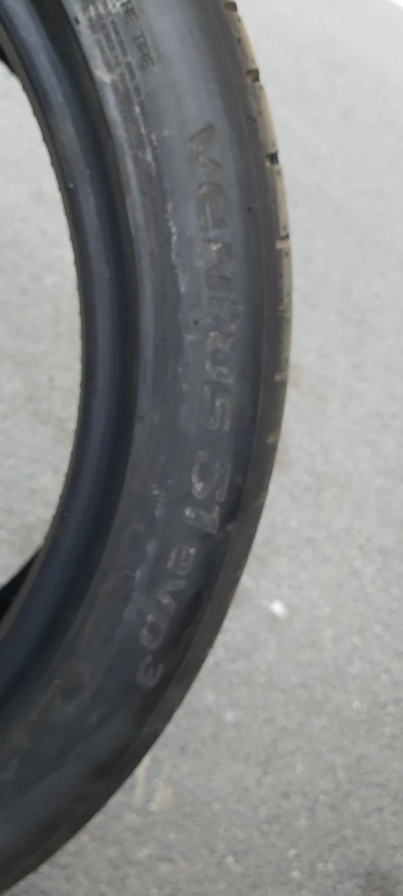 Гуми Летни 235/40R19, снимка 7 - Гуми и джанти - 33033986