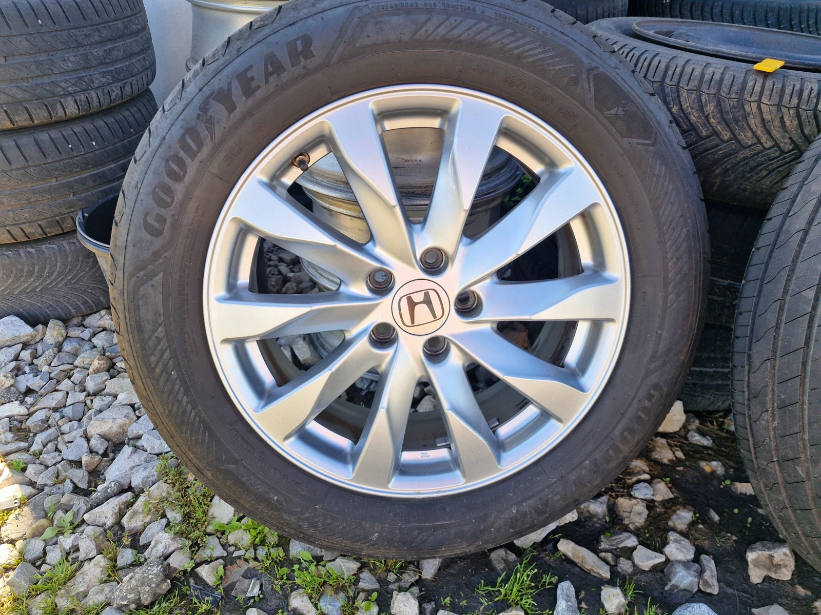 Гуми с джанти Goodyear 225/60R18, снимка 2 - Гуми и джанти - 54681608