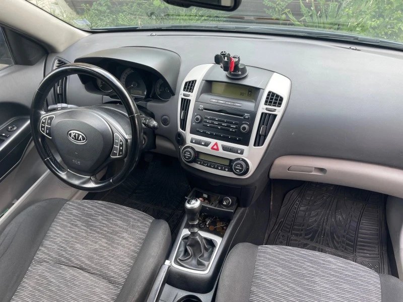 Kia Ceed 2.0 CRDi, снимка 6 - Автомобили и джипове - 46966478