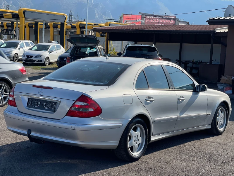 Mercedes-Benz E 270 CDi Avantgarde, снимка 4 - Автомобили и джипове - 47337637