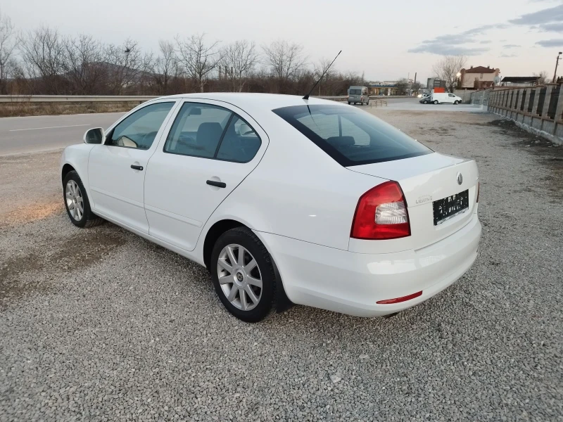 Skoda Octavia 1.4 i, снимка 7 - Автомобили и джипове - 47654669