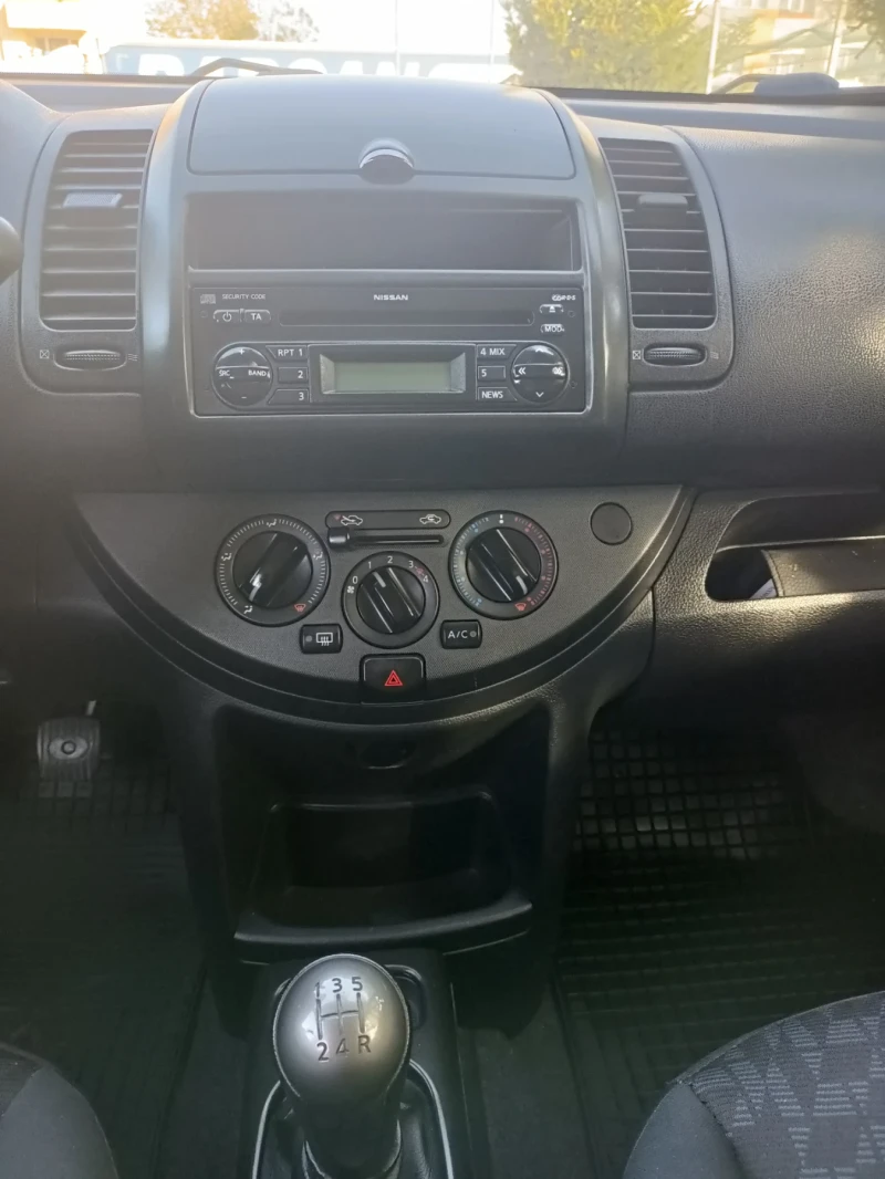 Nissan Note 1.4, снимка 13 - Автомобили и джипове - 47793399