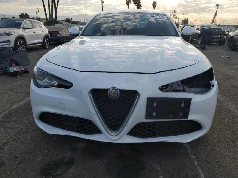 Alfa Romeo Giulia, снимка 1 - Автомобили и джипове - 48009297