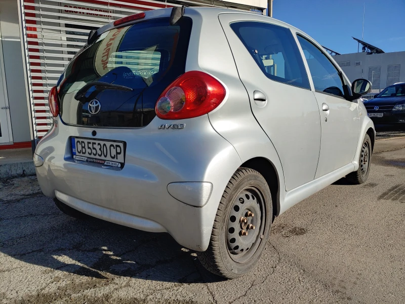 Toyota Aygo 1.0i-Всичко платено+ 4бр.лети джанти с летни гуми!, снимка 2 - Автомобили и джипове - 48601857