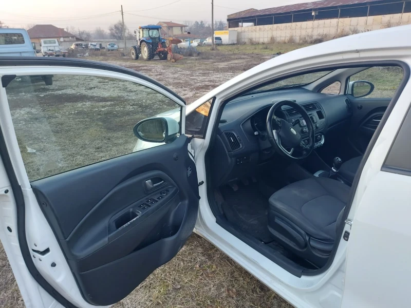 Kia Rio 1.4 CRDI, снимка 8 - Автомобили и джипове - 48797926