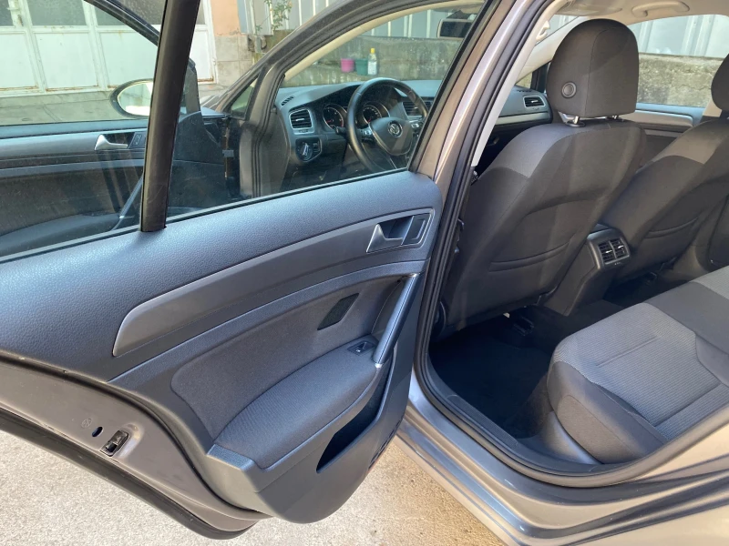 VW Golf 7 1.6 TDI Bluemotion, снимка 4 - Автомобили и джипове - 49090771