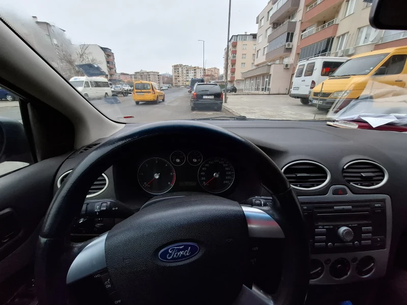 Ford Focus 1.6, снимка 9 - Автомобили и джипове - 49164132