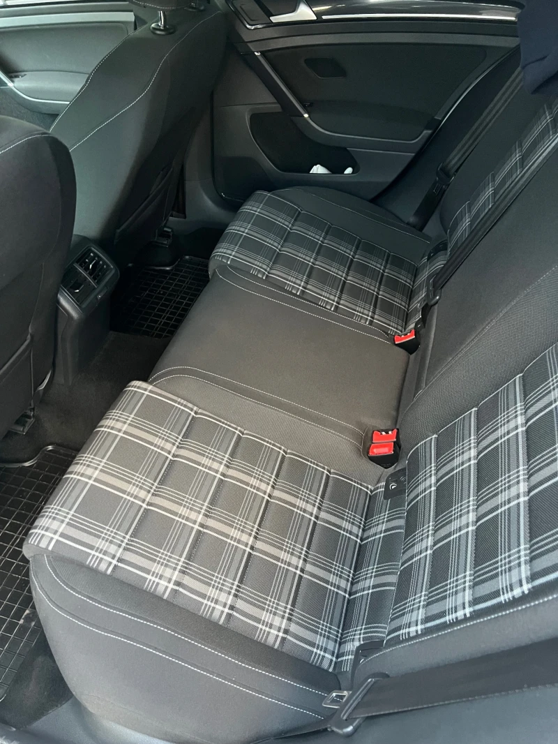 VW Golf, снимка 8 - Автомобили и джипове - 51973507