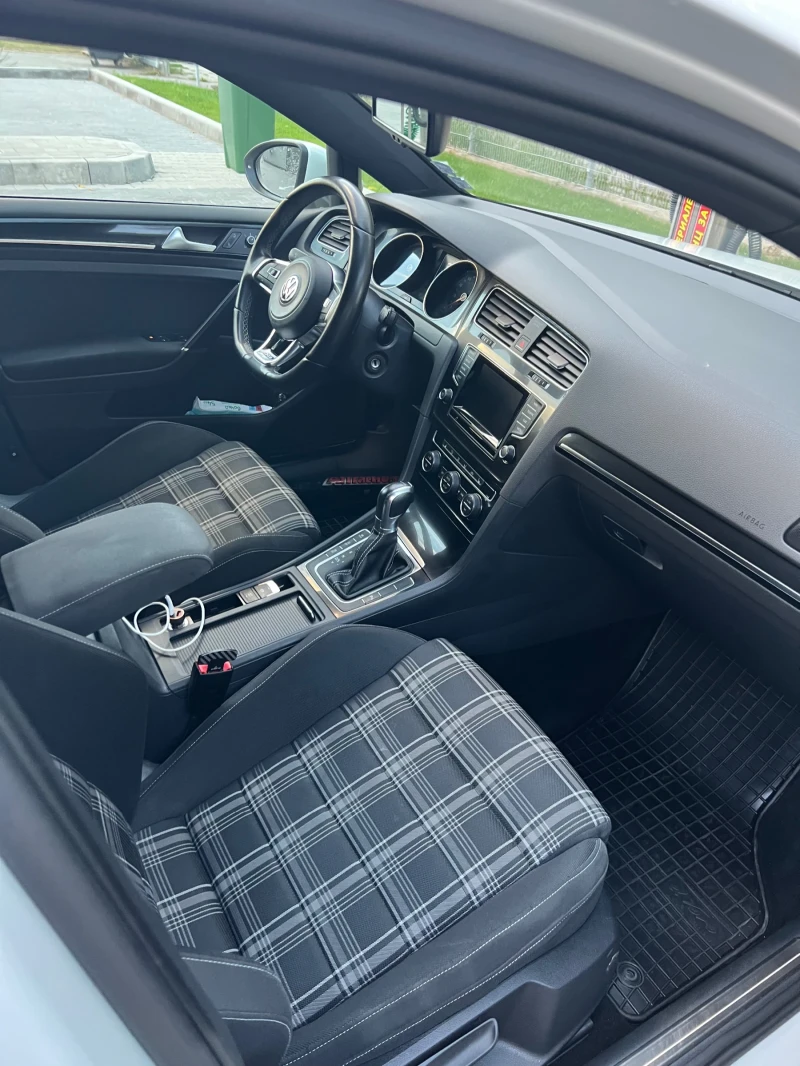 VW Golf, снимка 6 - Автомобили и джипове - 51973507