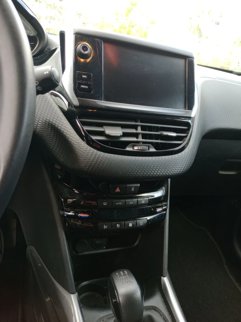 Peugeot 2008, снимка 9 - Автомобили и джипове - 52012326
