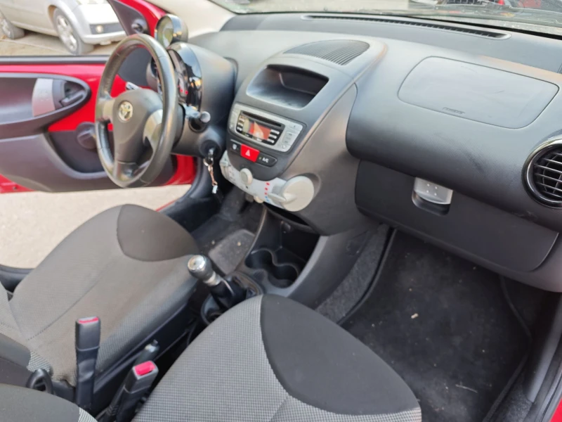 Toyota Aygo, снимка 6 - Автомобили и джипове - 52261422