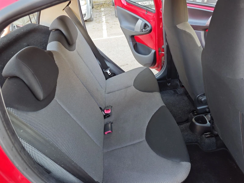 Toyota Aygo, снимка 10 - Автомобили и джипове - 52261422