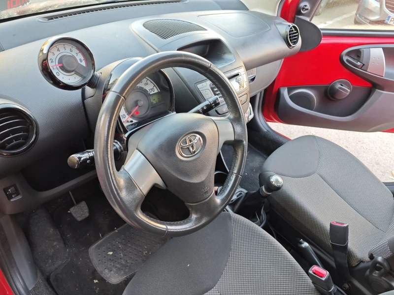 Toyota Aygo, снимка 5 - Автомобили и джипове - 52261422