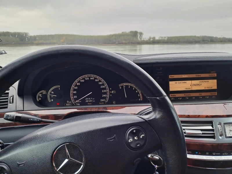 Mercedes-Benz S 320, снимка 8 - Автомобили и джипове - 53309737