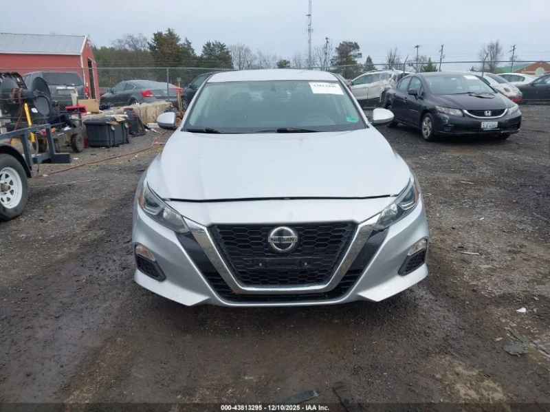 Nissan Altima 2.5L I-4 DI, DOHC, VVT, 188HP Front Wheel Drive, снимка 4 - Автомобили и джипове - 53095608