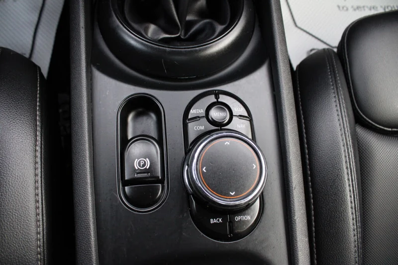 Mini Cooper Clubman S* ALL4* АвтоКредит* (ЦЕНА ДО БГ), снимка 14 - Автомобили и джипове - 53156873