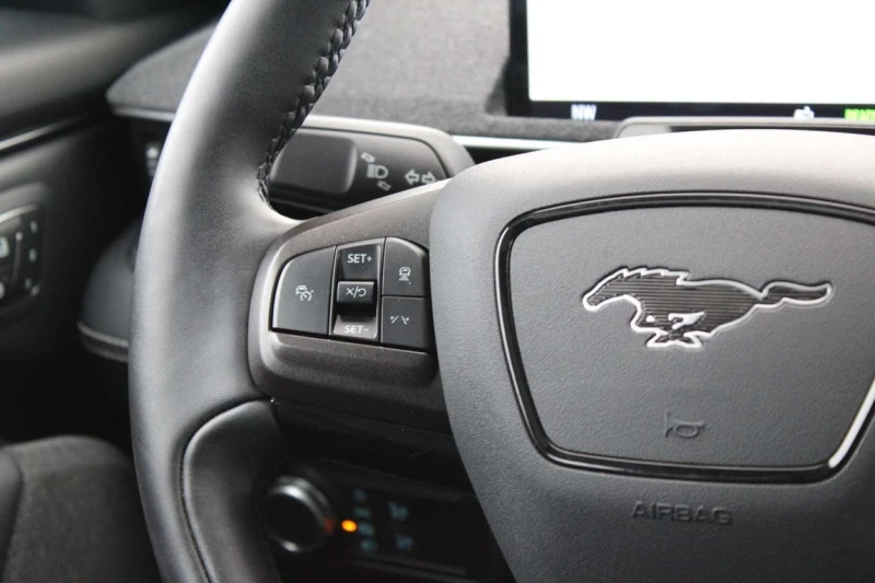 Ford Mustang Mach-E Premium X AWD | No Accident | Extended Range, снимка 13 - Автомобили и джипове - 53361131