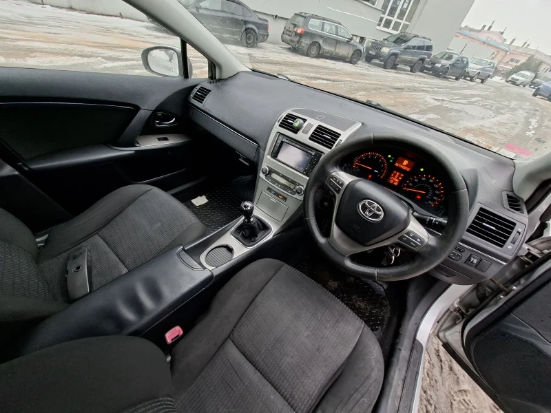 Toyota Avensis ДесенВолан, снимка 8 - Автомобили и джипове - 53517386