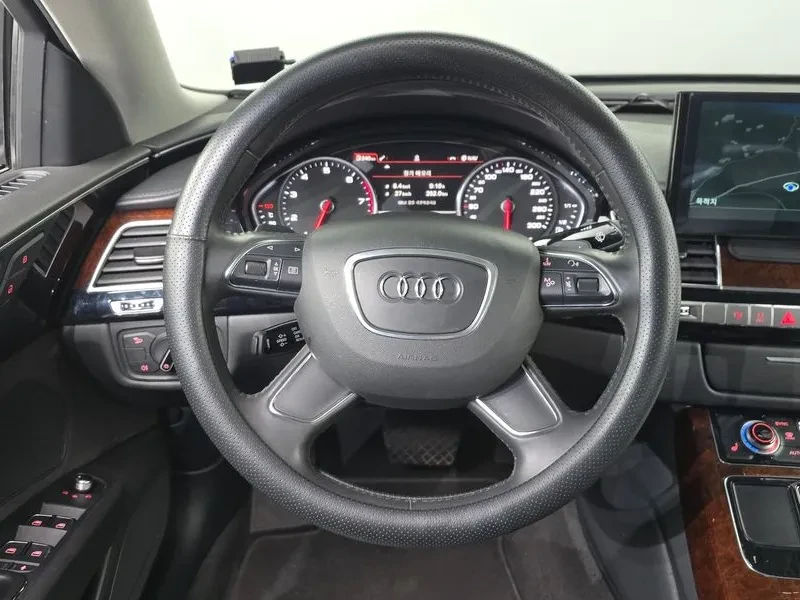 Audi A8 3.0 TFSI Quattro, снимка 13 - Автомобили и джипове - 54189218