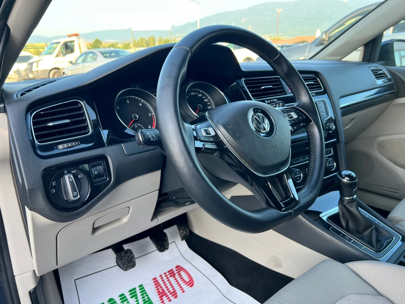 VW Golf Variant 1.6 TDI-BLUEMOTION-HIGHLINE - изображение 9