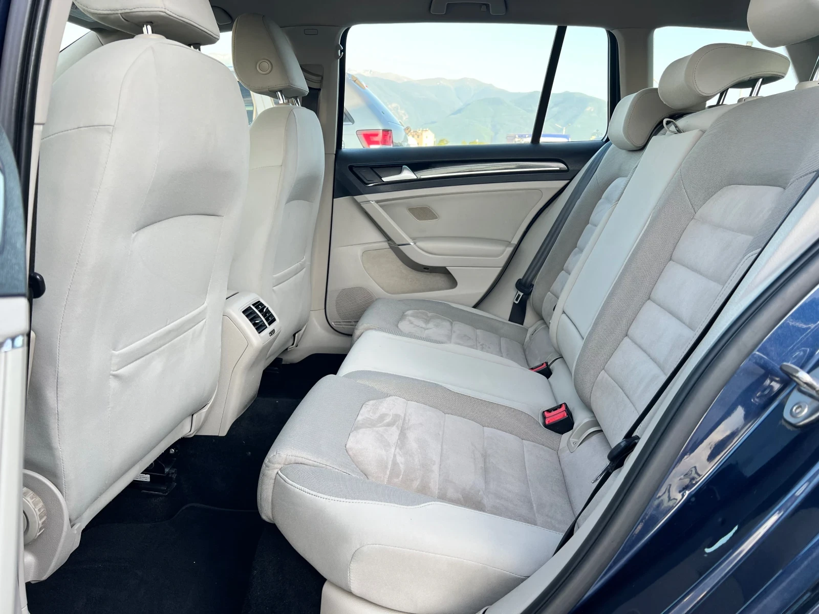 VW Golf Variant 1.6 TDI-BLUEMOTION-HIGHLINE - изображение 10