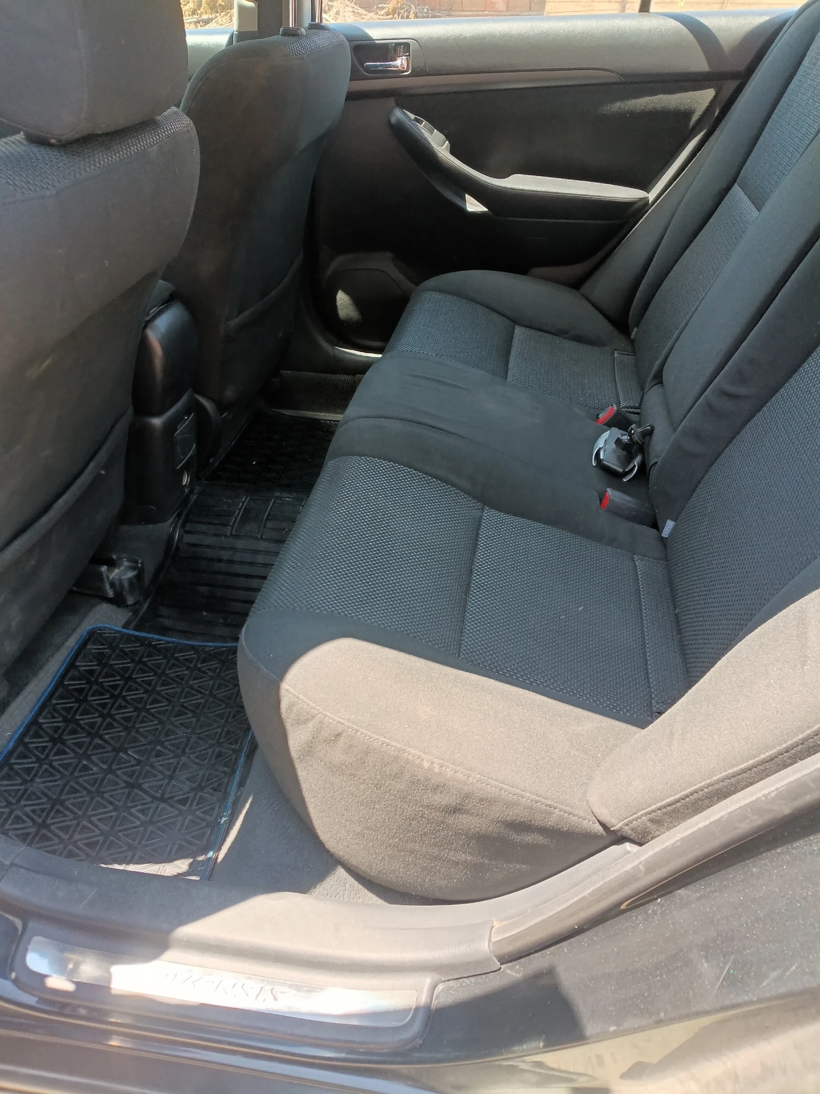 Toyota Avensis 22 - изображение 4