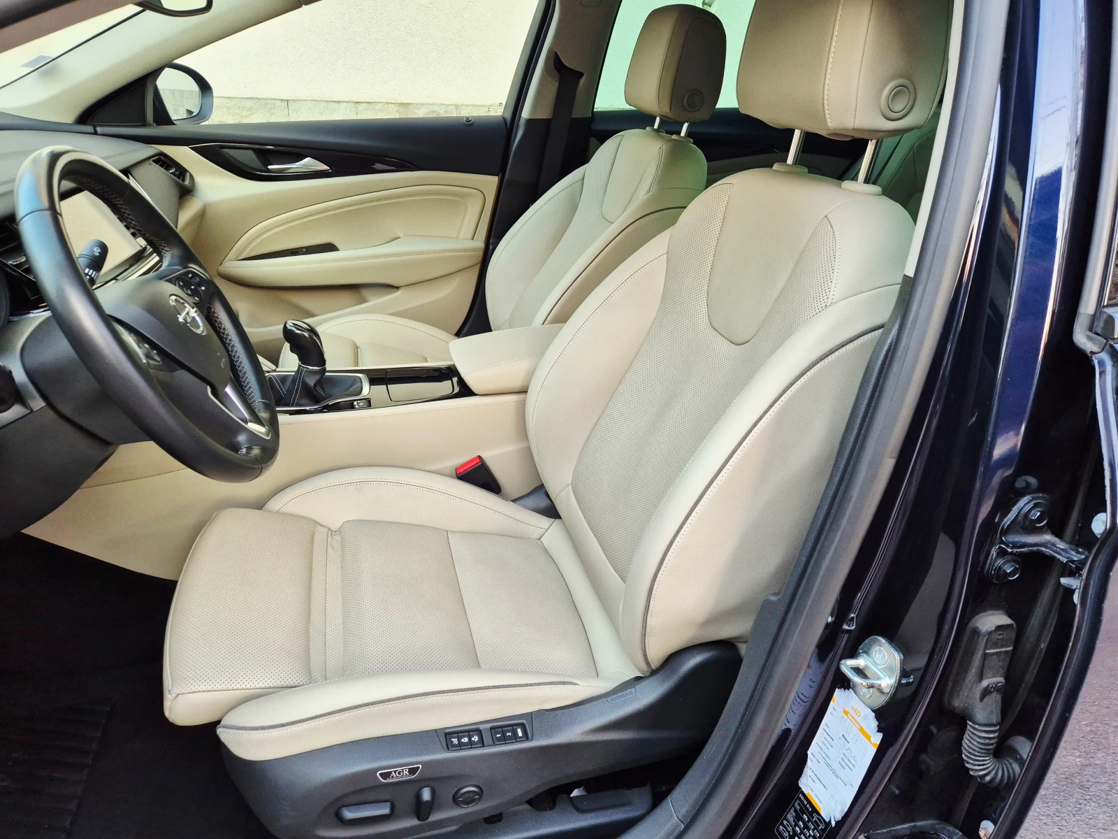 Opel Insignia 2.0d-EXECUTIVE-LUX-нави-кожа-6скорости, снимка 11 - Автомобили и джипове - 53818986