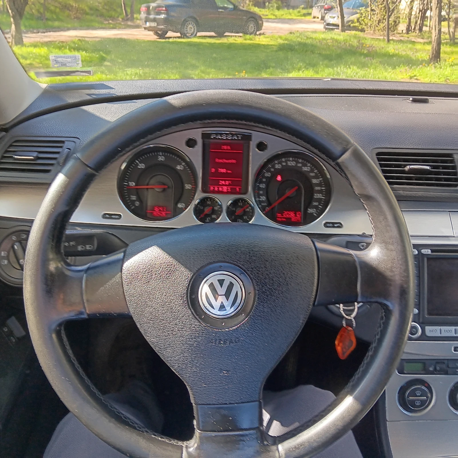 VW Passat 2.0 TDI, снимка 6 - Автомобили и джипове - 54247921
