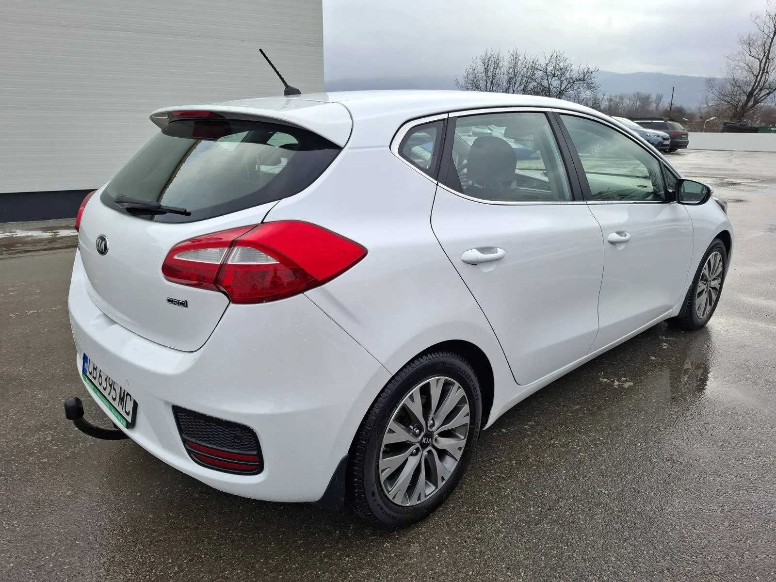 Kia Ceed 1.6 crdi , снимка 4 - Автомобили и джипове - 54258084