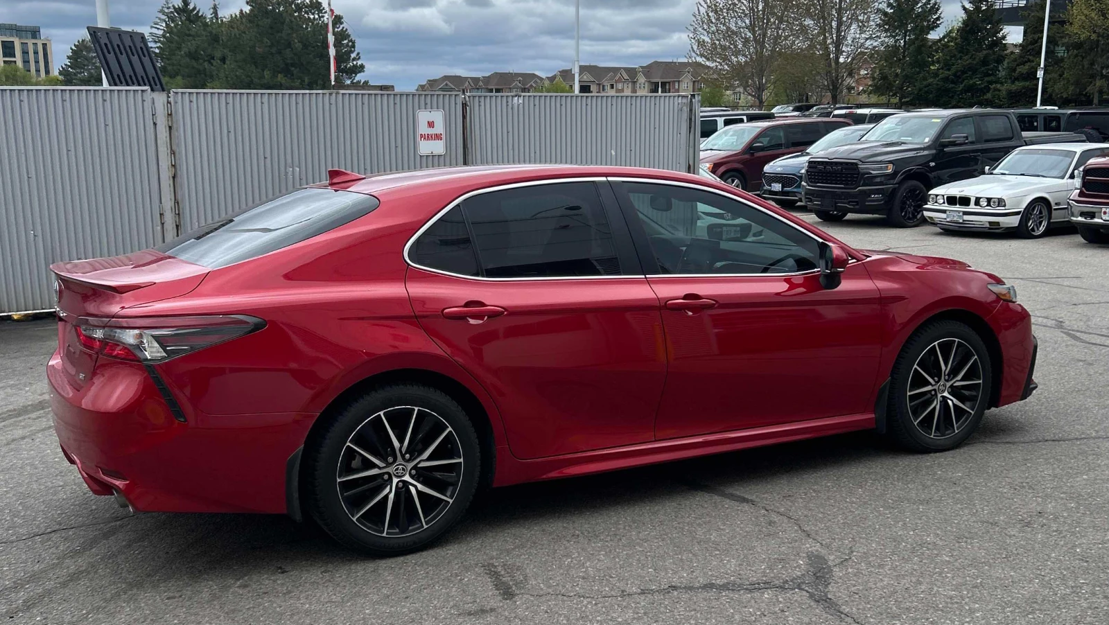 Toyota Camry SE * Nightshade пакет* , снимка 2 - Автомобили и джипове - 54567286