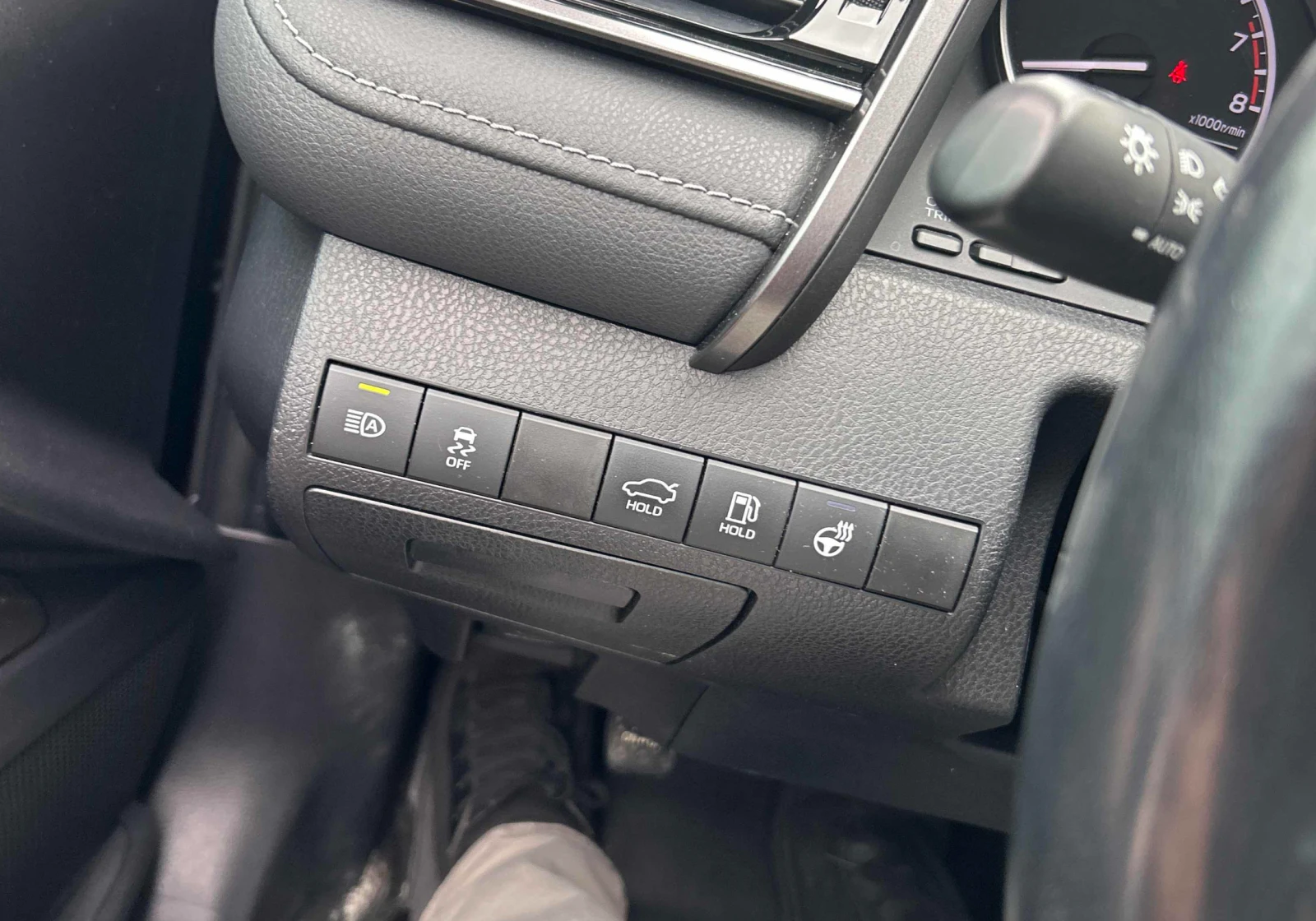Toyota Camry SE * Nightshade пакет* , снимка 11 - Автомобили и джипове - 54567286