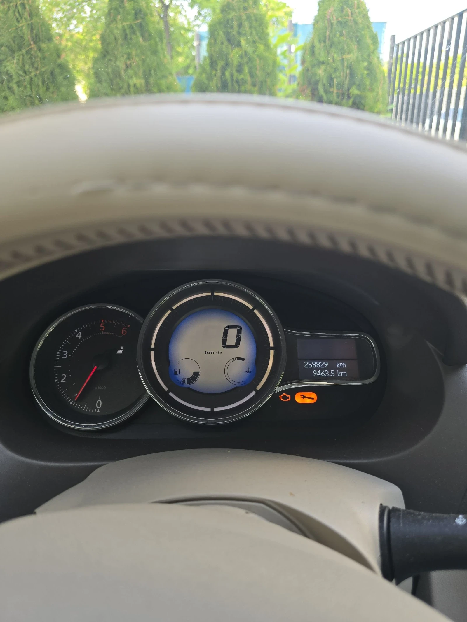 Renault Fluence 1.5 dci, снимка 10 - Автомобили и джипове - 54634965