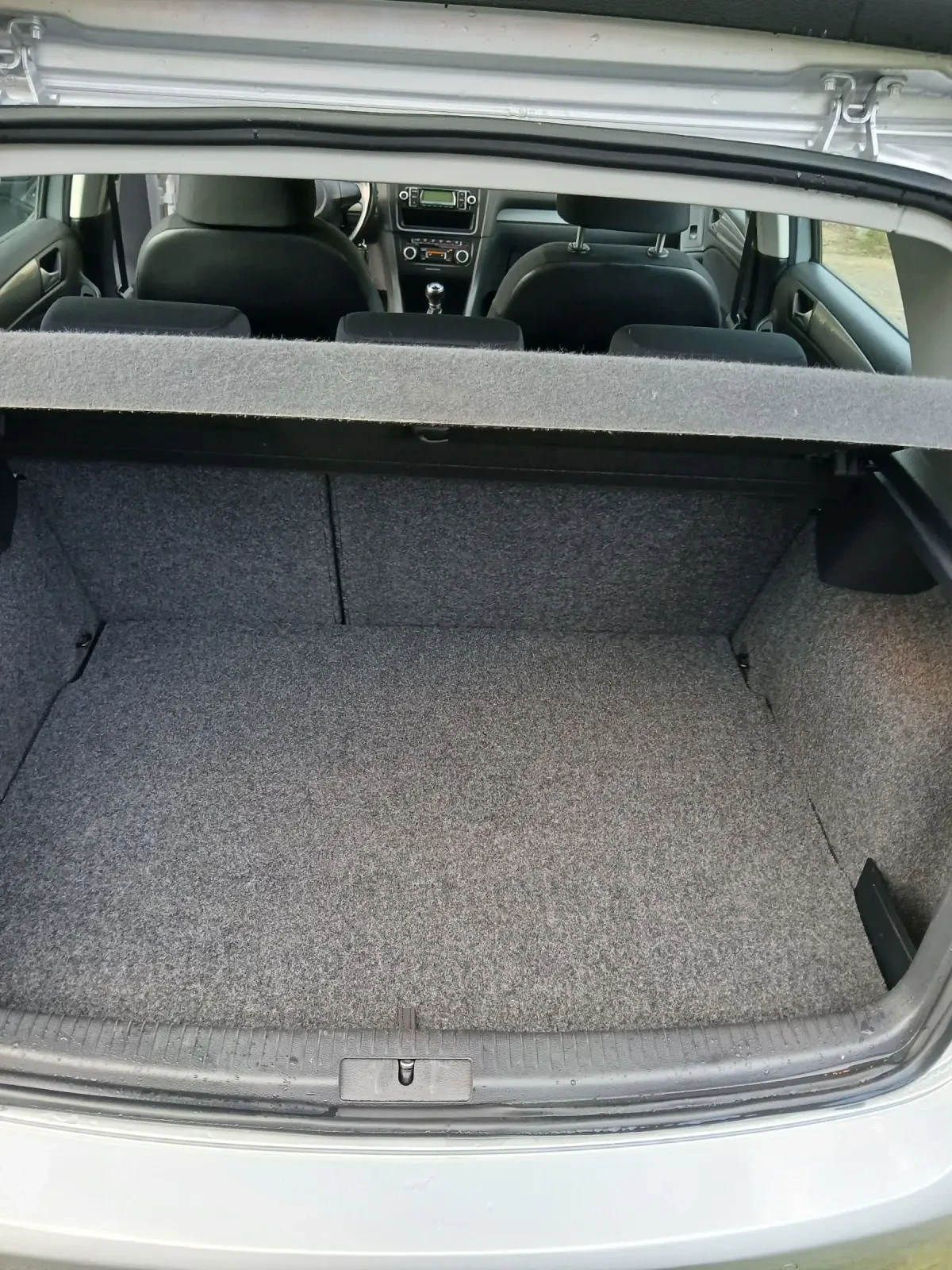 VW Golf 1.6 TDI, снимка 15 - Автомобили и джипове - 54754657