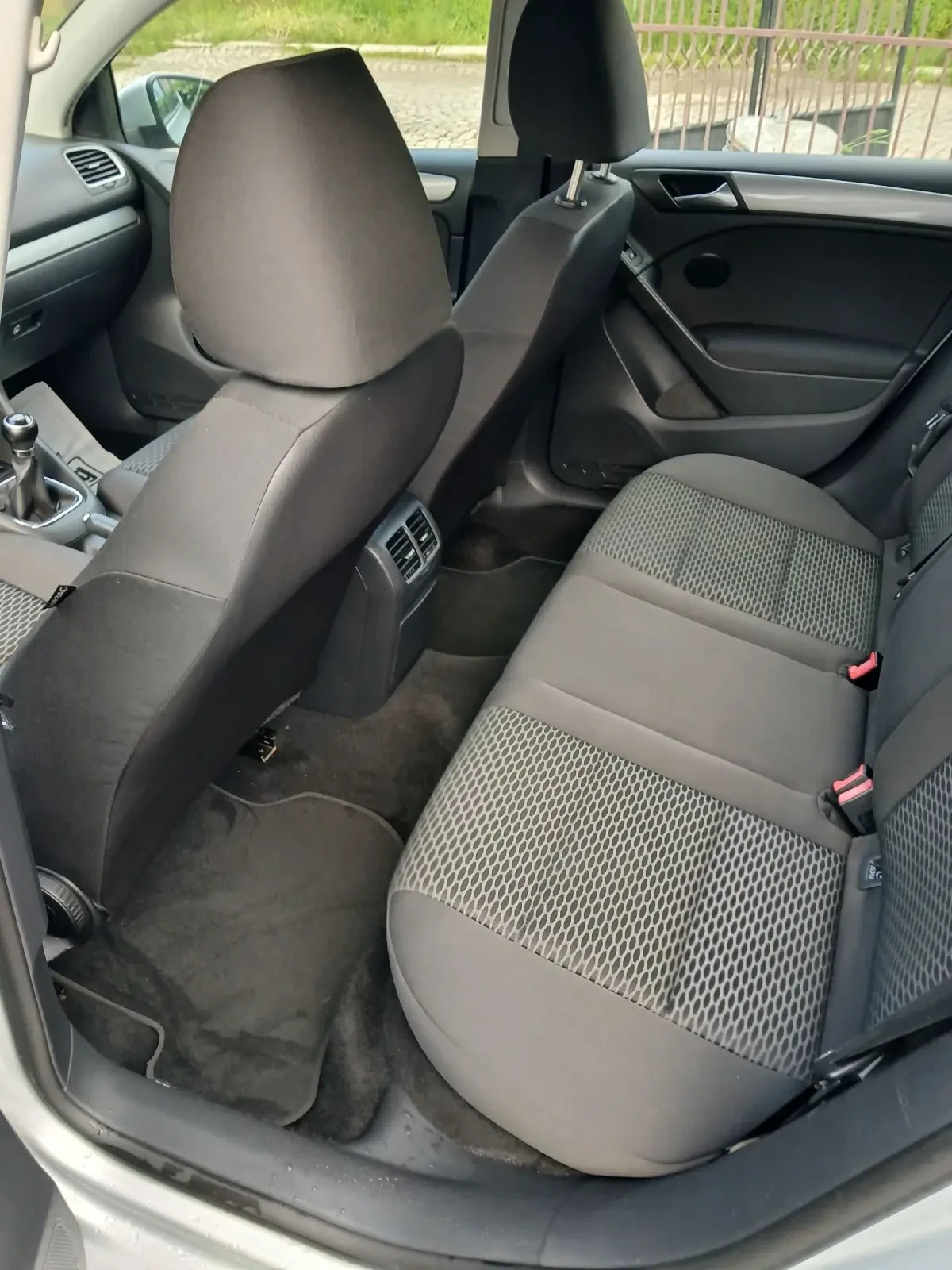 VW Golf 1.6 TDI, снимка 13 - Автомобили и джипове - 54754657