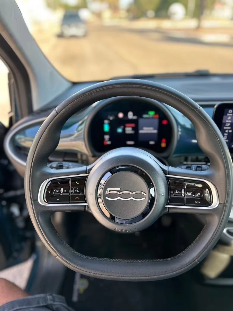 Fiat 500 ELECTRIC/Berlina/118HP/42kWh/19000km/TOP, снимка 4 - Автомобили и джипове - 54930199