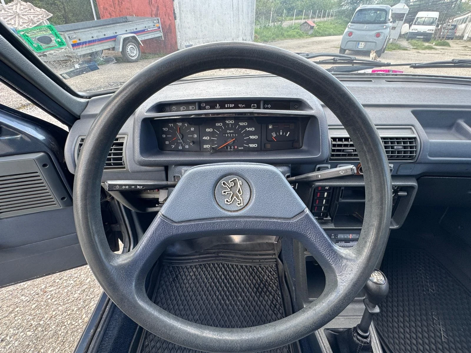 Peugeot 205, снимка 10 - Автомобили и джипове - 55262637