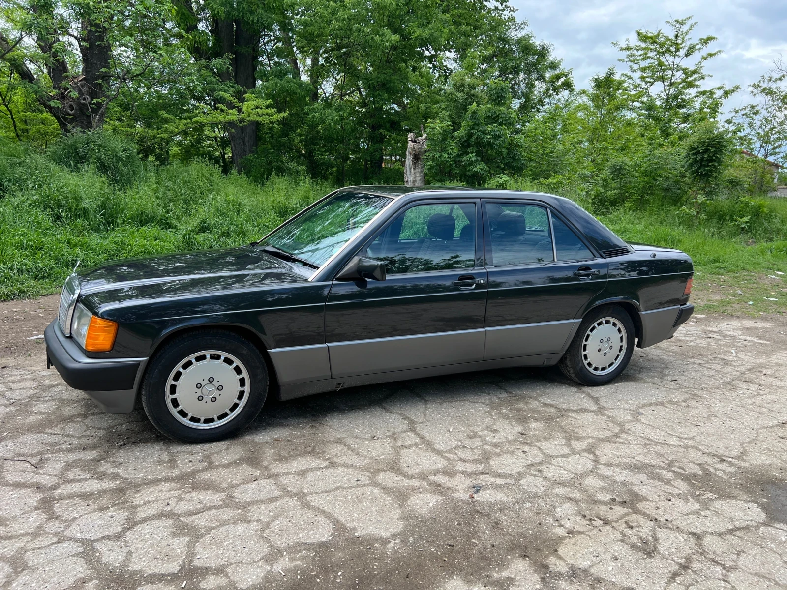 Mercedes-Benz 190 2.3, снимка 9 - Автомобили и джипове - 55285864