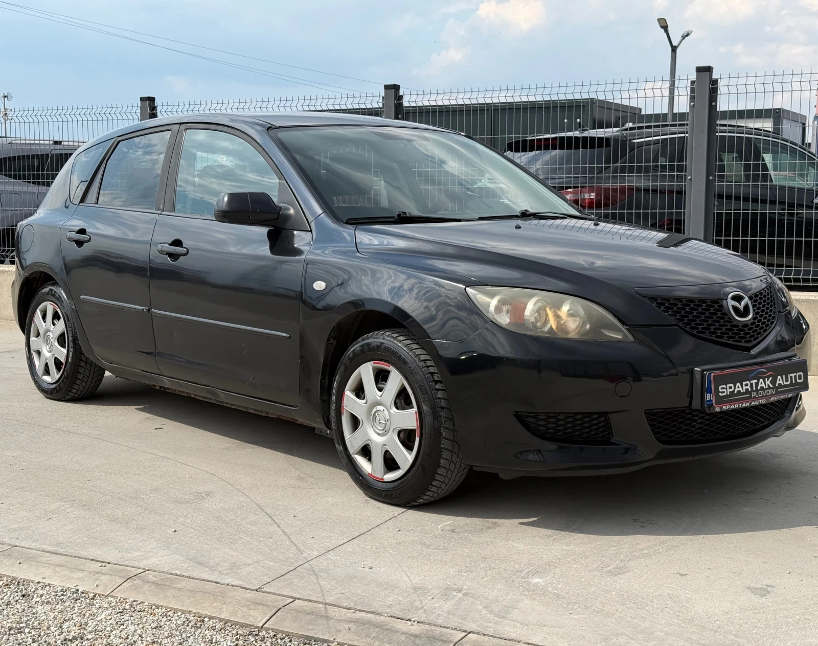 Mazda 3 1.4* ГАЗ* 2007г* РЕГИСТРИРАН* Външни Забележки* , снимка 3 - Автомобили и джипове - 55603247