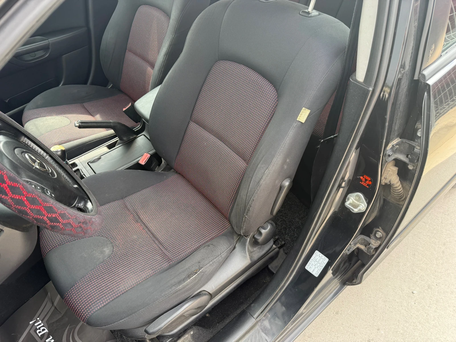 Mazda 3 1.4* ГАЗ* 2007г* РЕГИСТРИРАН* Външни Забележки* , снимка 7 - Автомобили и джипове - 55603247