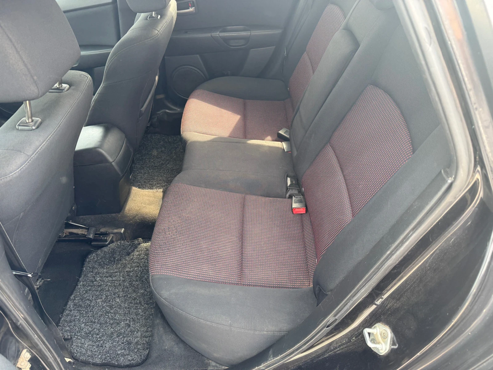 Mazda 3 1.4* ГАЗ* 2007г* РЕГИСТРИРАН* Външни Забележки* , снимка 9 - Автомобили и джипове - 55603247