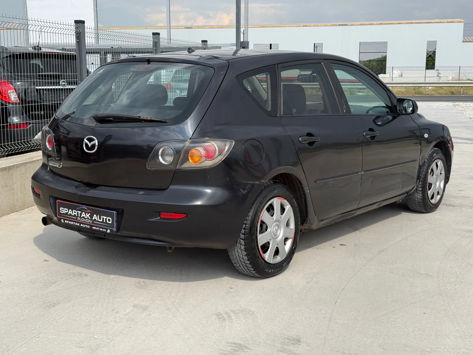 Mazda 3 1.4* ГАЗ* 2007г* РЕГИСТРИРАН* Външни Забележки* , снимка 4 - Автомобили и джипове - 55603247