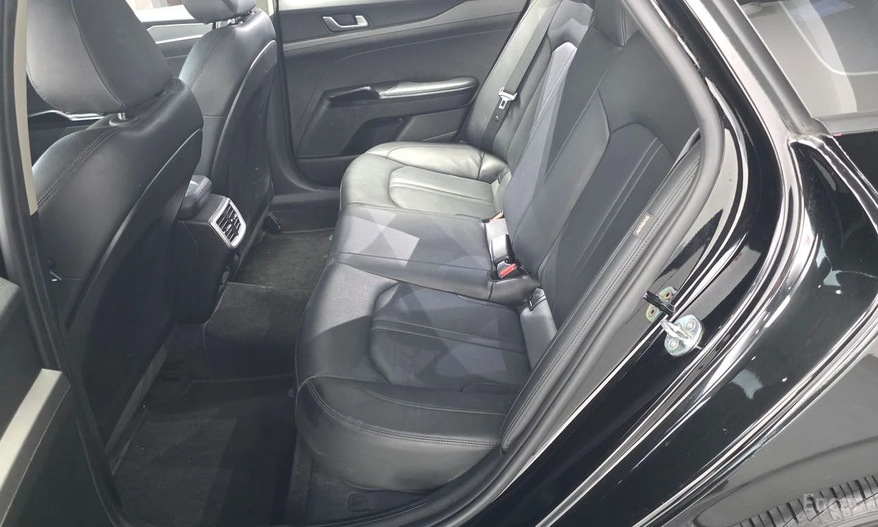 Kia K5 2.0 Trendy* ПОДГРЕВ* КАМЕРА* KEYLESS* LANE ASSIST*, снимка 12 - Автомобили и джипове - 55625117