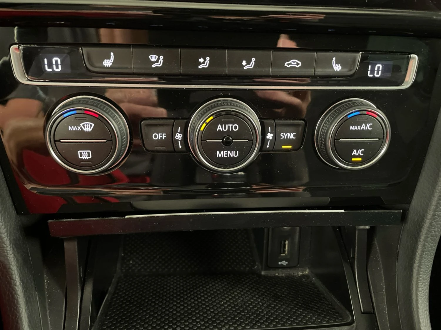 VW Golf Highline 1.4 бензин, снимка 7 - Автомобили и джипове - 55651076