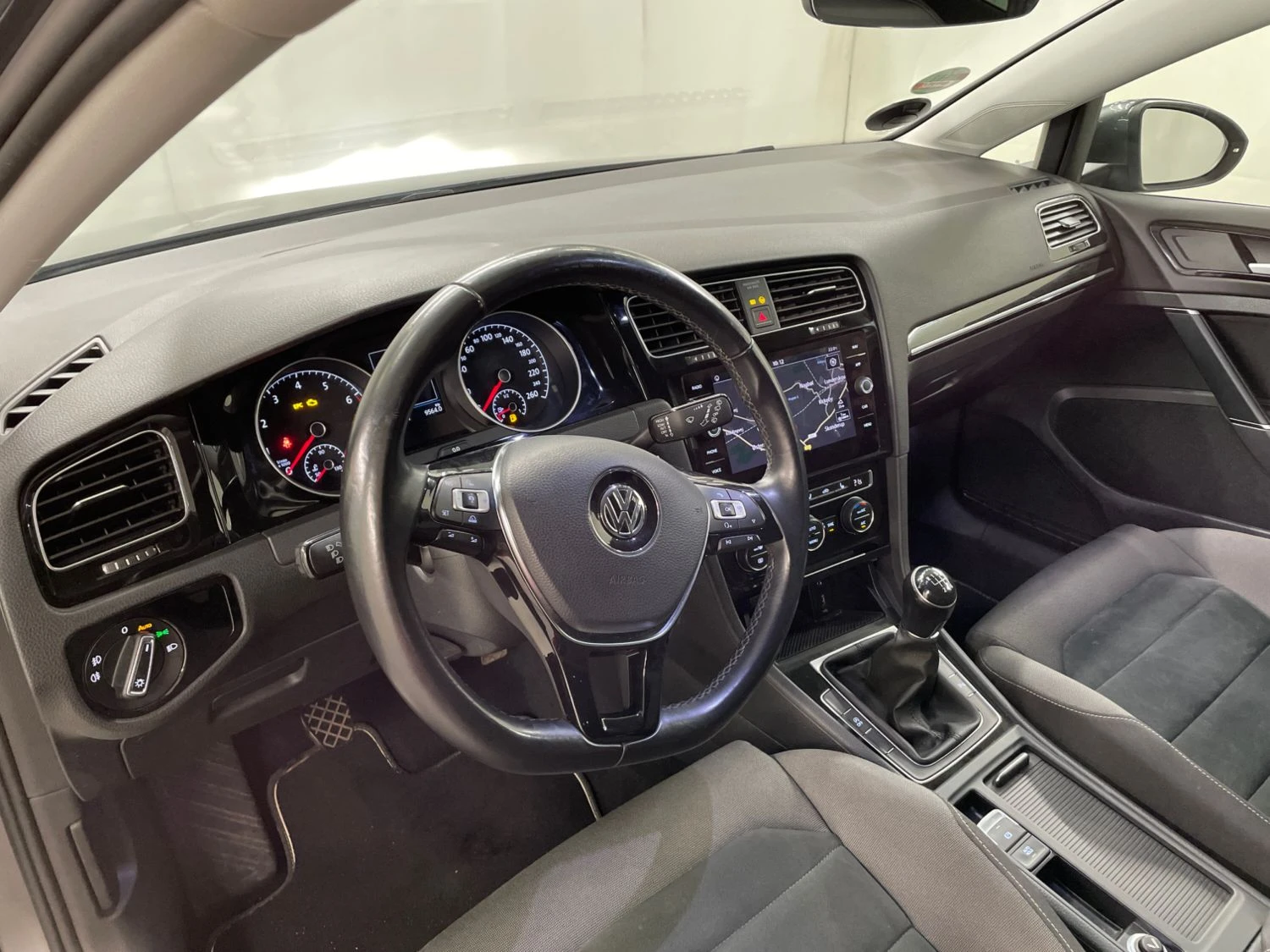 VW Golf Highline 1.4 бензин, снимка 10 - Автомобили и джипове - 55651076