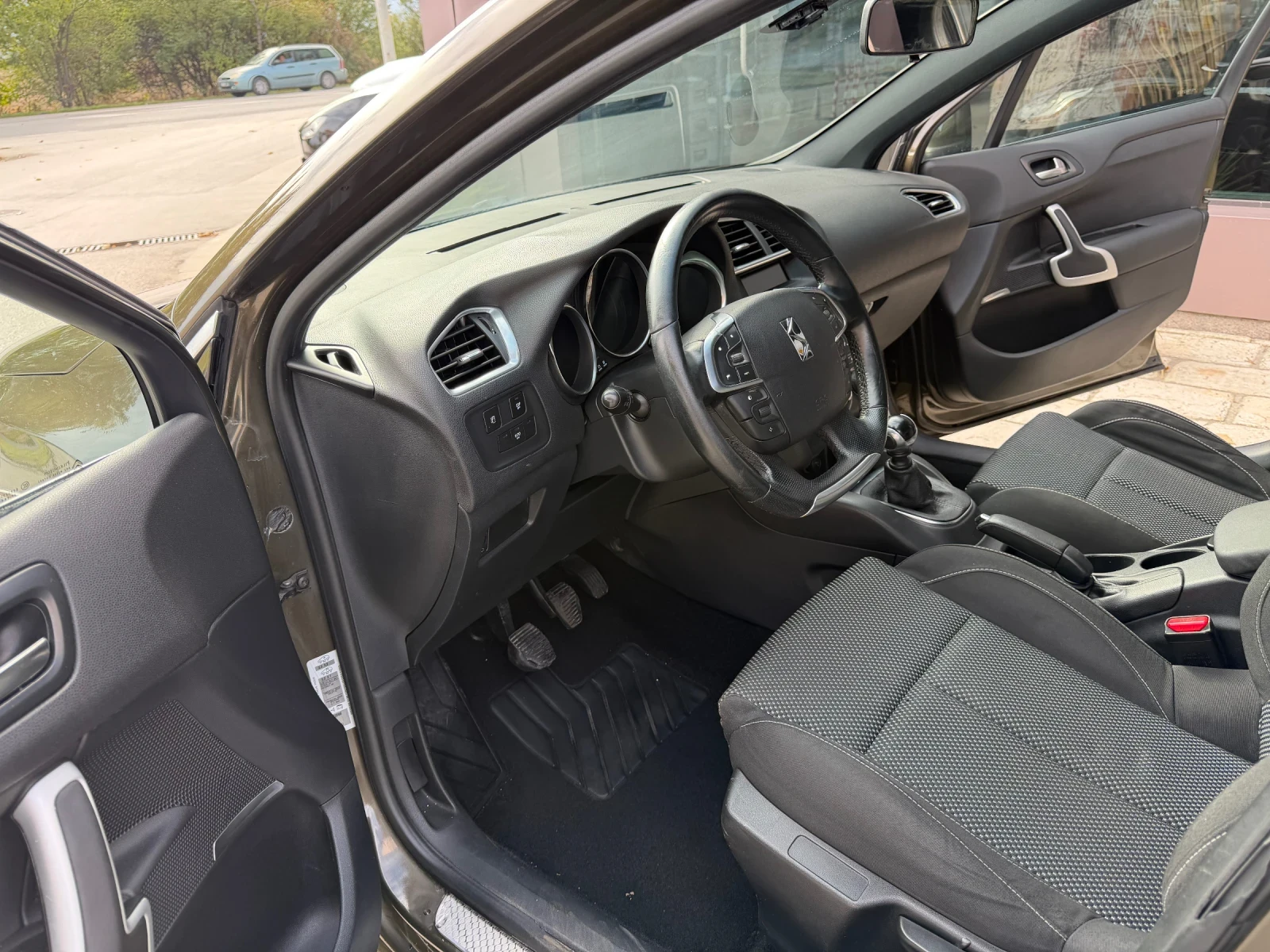 Citroen DS4 1.6HdI-112к.с-2012г, снимка 9 - Автомобили и джипове - 56722327