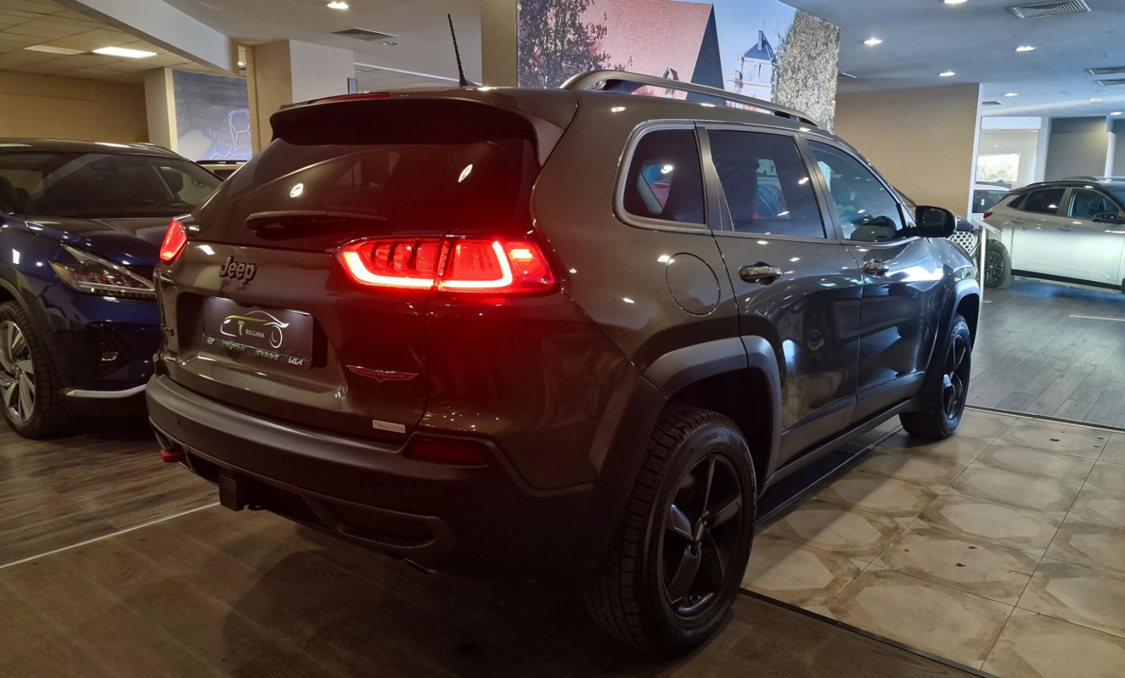 Jeep Cherokee TRAILHAWK 3.2V6 4WD ЛИЗИНГ БЕЗ ПЪРВОНАЧАЛНА ВНОСКА - изображение 4