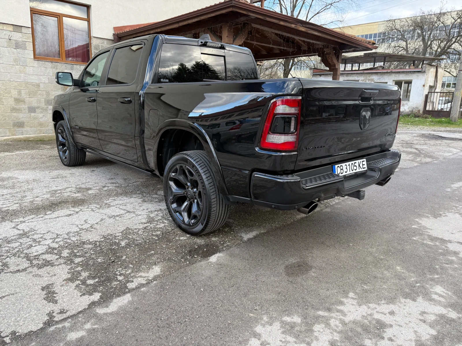 Dodge RAM 1500 5.7L V8 LIMITED, NIGHT EDITION 4X4 eTorgue - изображение 2