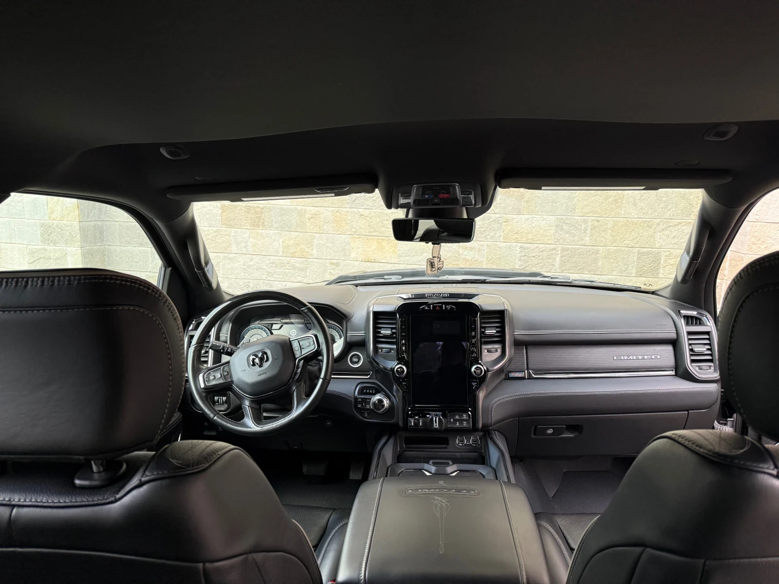 Dodge RAM 1500 5.7L V8 LIMITED, NIGHT EDITION 4X4 eTorgue - изображение 9